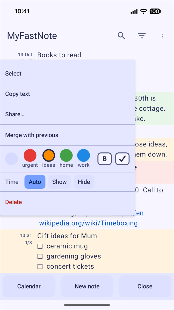 The menu of a note after a long press: Select, Copy text, Share, Merge with previous, the colours with bold and checkbox, the choice Auto, Show or Hide for its time, and Delete.